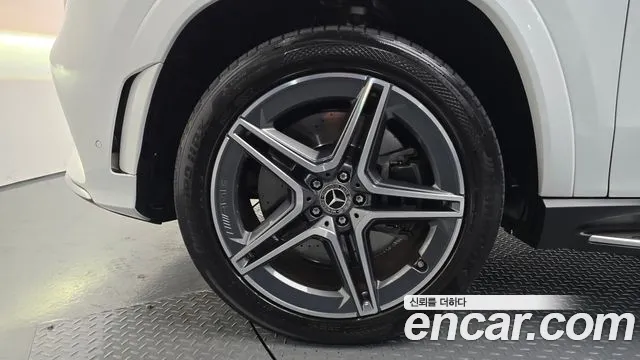 Mercedes-Benz GLS-Class — Фото автомобиля 5