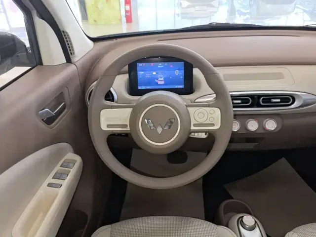 Wuling Motors Hongguang MINIEV 2025 4-Door Advanced — Фото автомобиля 10