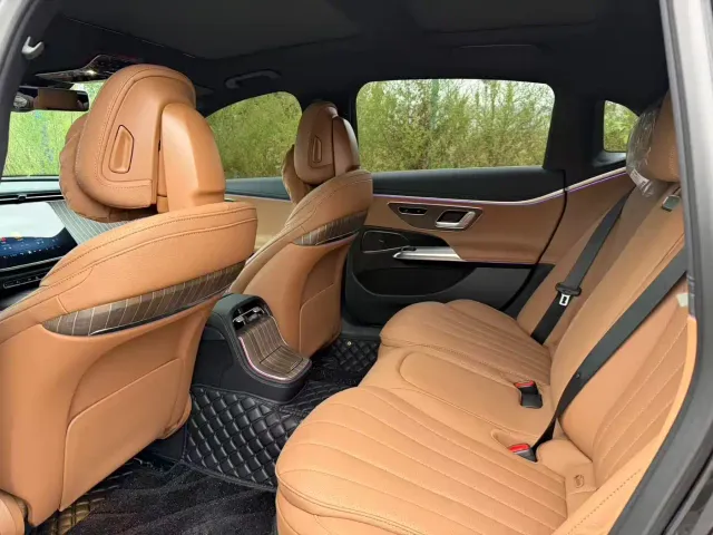 Mercedes-Benz E-Class — Фото автомобиля 9
