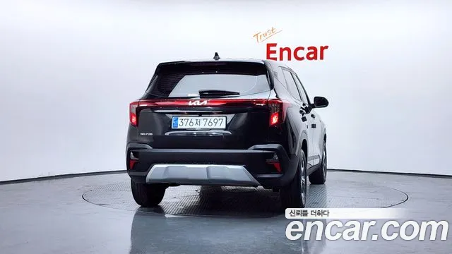 Kia Seltos Новый Seltos Бензин 2.0 2WD — Фото автомобиля 3