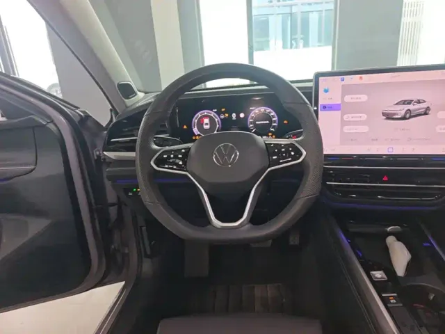 Volkswagen Passat — Фото автомобиля 14