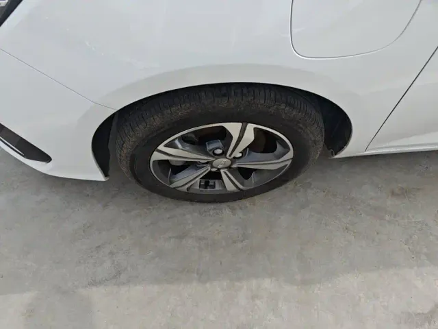 Geely Emgrand L — Фото автомобиля 22