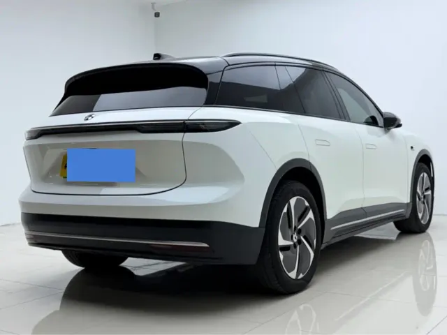 Nio ES6 — Фото автомобиля 17