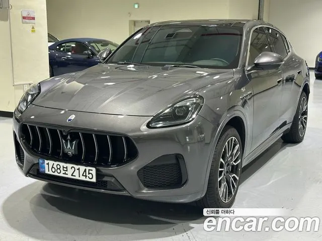 Фотография автомобиля — Maserati Grecale