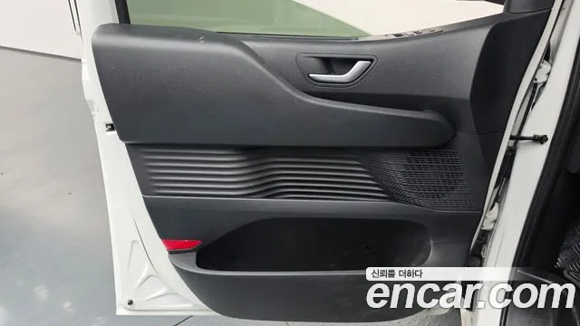 Hyundai Staria — Фото автомобиля 14