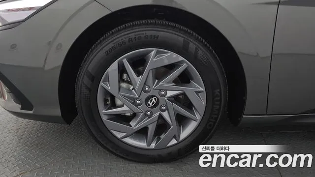 Hyundai Avante CN7 — Фото автомобиля 5