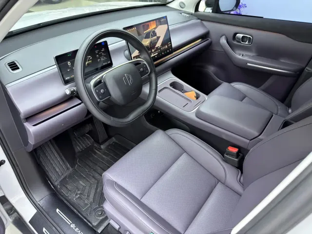 Leapmotor C10 — Фото автомобиля 12