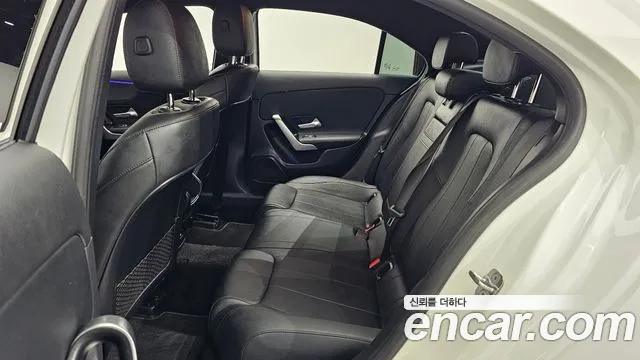 Mercedes-Benz A-Class — Фото автомобиля 12