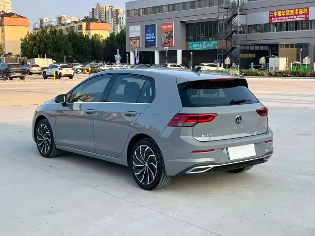 Volkswagen Golf — Фото автомобиля 6