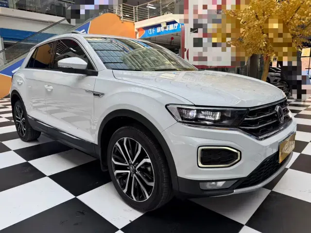 Volkswagen T-Roc — Фото автомобиля 2