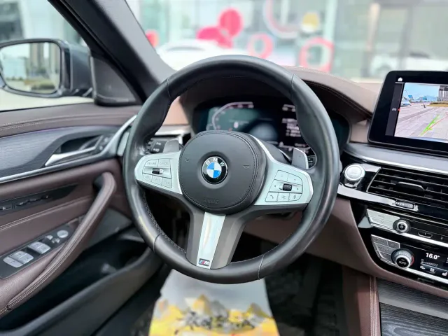 BMW 5 Series — Фото автомобиля 27