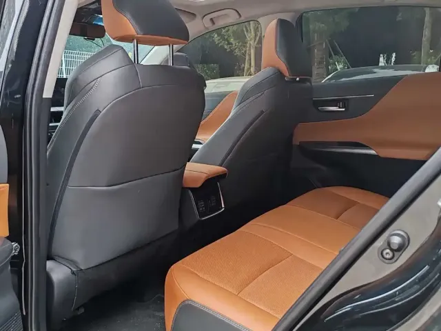 Toyota Venza — Фото автомобиля 6