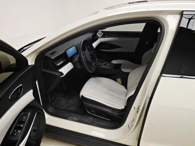 BYD Seal 06 — Фото автомобиля 13