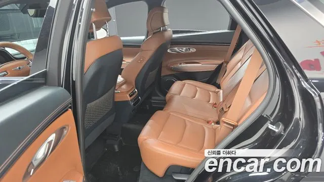 Genesis GV70 — Фото автомобиля 12