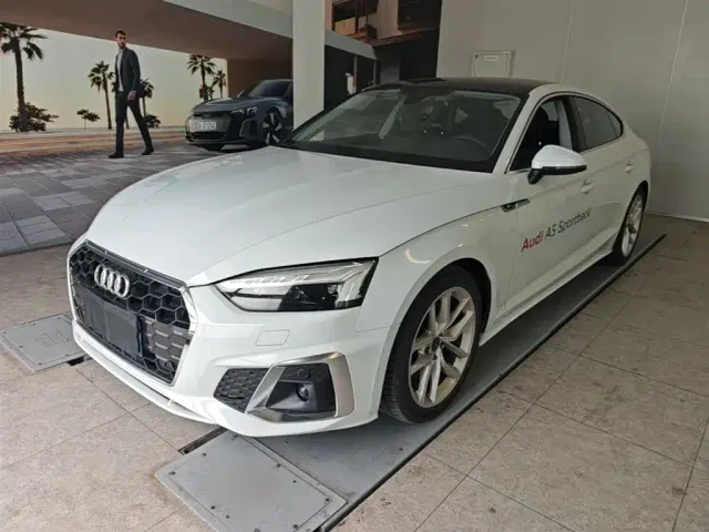 Фотография автомобиля — Audi A5