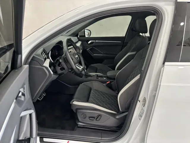 Audi Q3 — Фото автомобиля 11