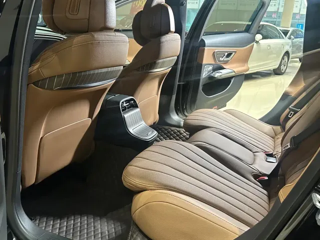 Mercedes-Benz E-Class — Фото автомобиля 13