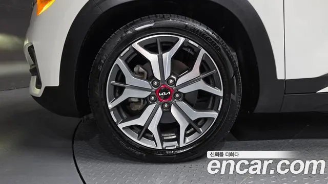 Kia Seltos — Фото автомобиля 5