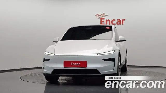 Tesla Model Y — Фото автомобиля 3