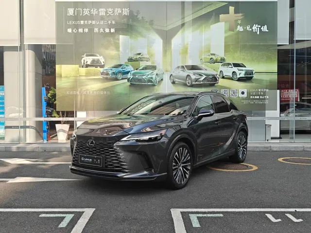 Фотография автомобиля — Lexus RX