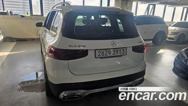 Mercedes-Benz GLB-Class — Фото автомобиля 4
