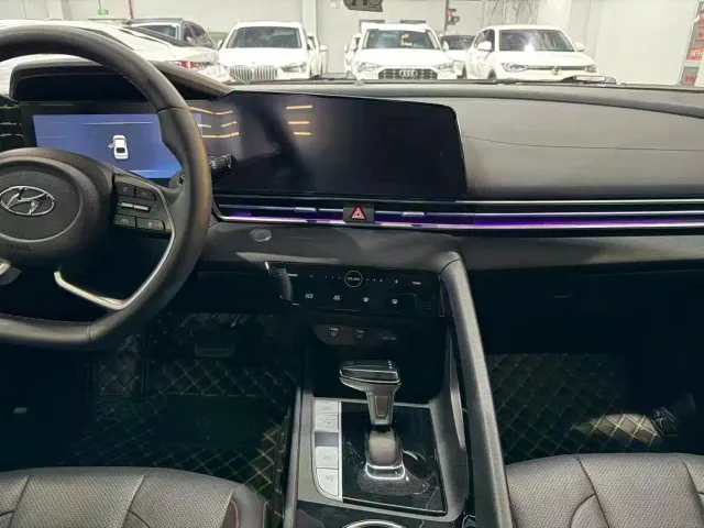 Hyundai Elantra — Фото автомобиля 6