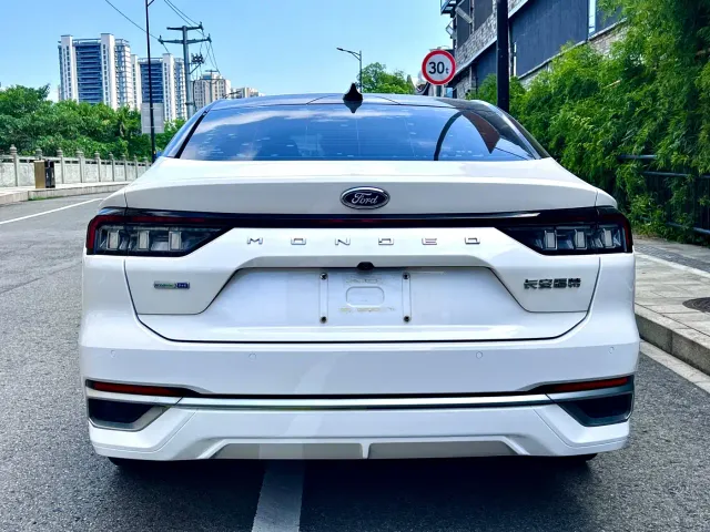 Ford Mondeo — Фото автомобиля 7