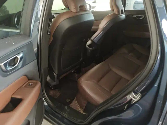 Volvo XC60 — Фото автомобиля 5