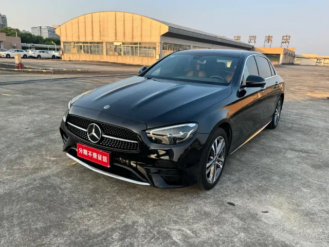 Фотография автомобиля — Mercedes-Benz E-Class