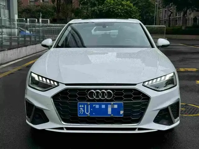 Фотография автомобиля — Audi A4L