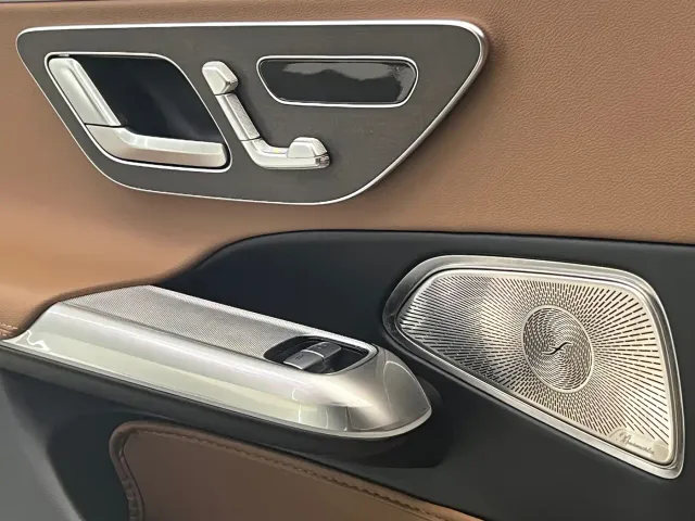 Mercedes-Benz E-Class — Фото автомобиля 9