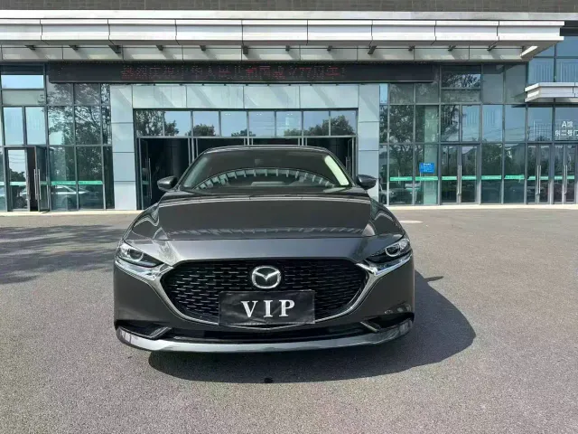 Mazda Axela — Фото автомобиля 2