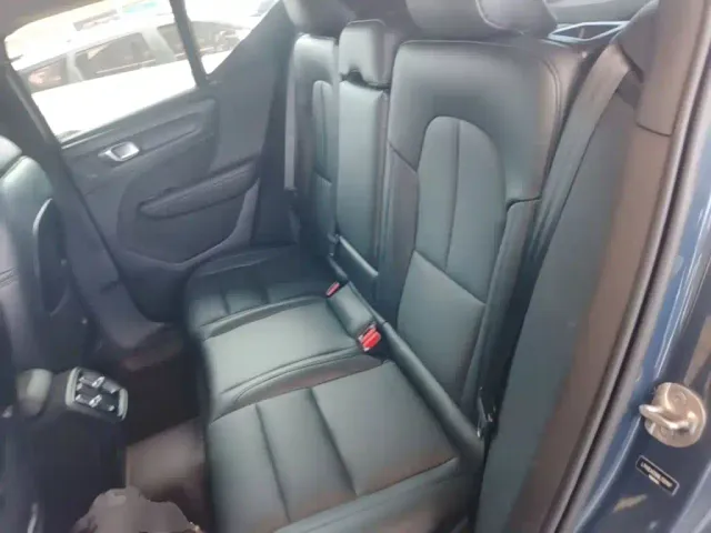 Volvo XC40 — Фото автомобиля 16