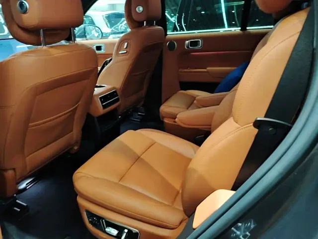 Li Auto L8 — Фото автомобиля 16