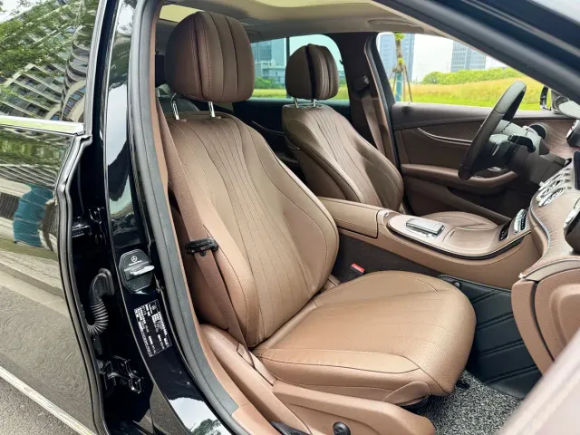 Mercedes-Benz E-Class — Фото автомобиля 13
