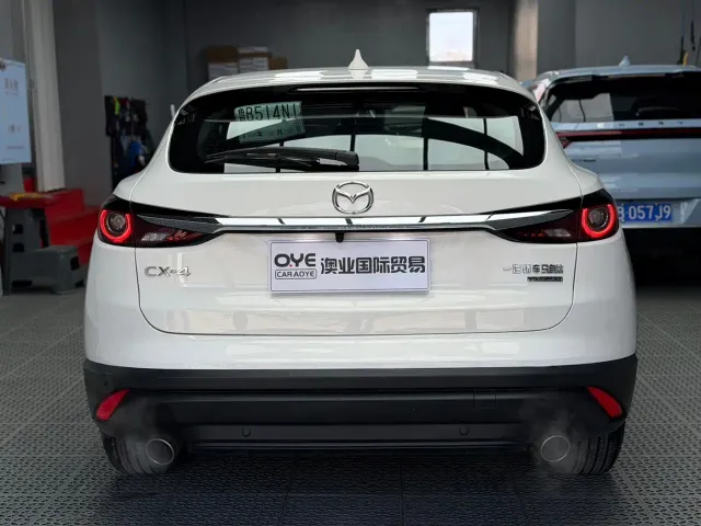 Mazda CX-4 — Фото автомобиля 5