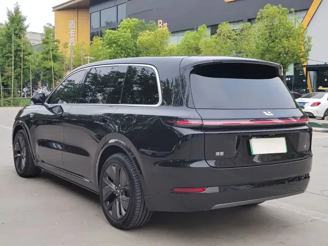 Li Auto L9 — Фото автомобиля 6