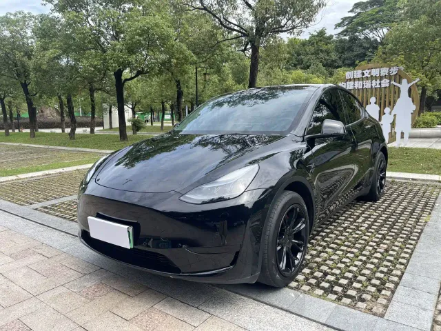 Фотография автомобиля — Tesla Model Y