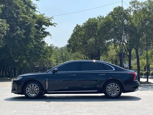 Hongqi H5 — Фото автомобиля 21