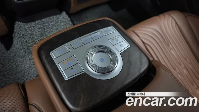 Genesis G80 Бензин 2.5 турбо AWD — Фото автомобиля 12
