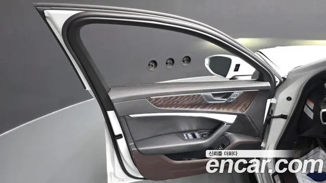 Audi A6 C8 — Фото автомобиля 13