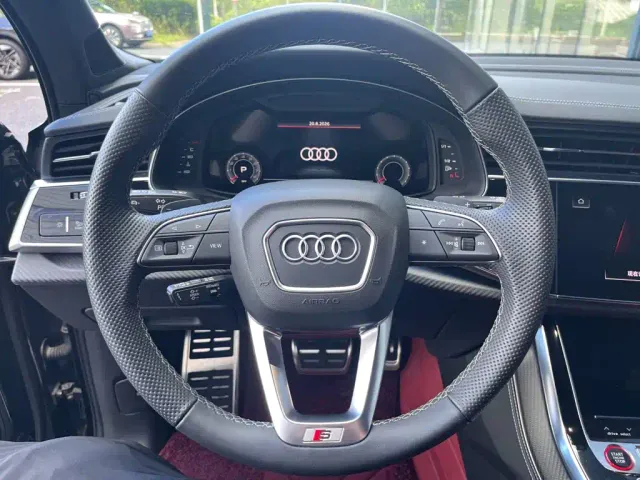 Audi SQ7 — Фото автомобиля 11