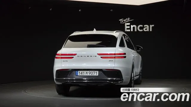 Genesis GV70 — Фото автомобиля 4