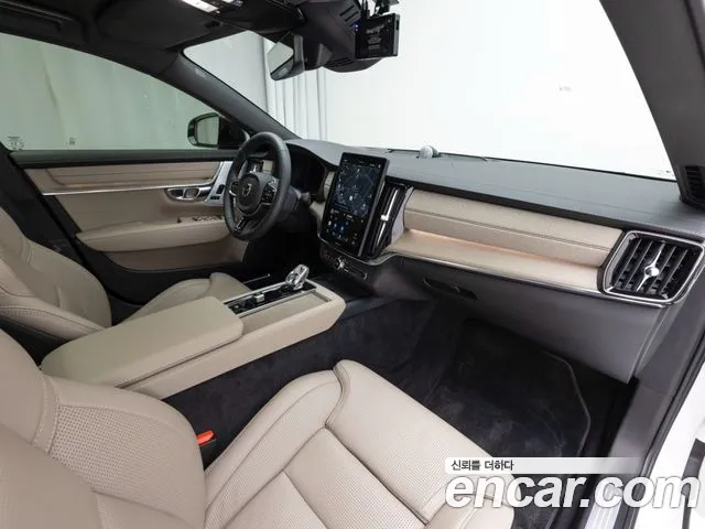 Volvo S90 — Фото автомобиля 13