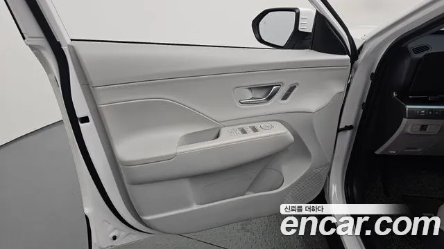 Hyundai Kona SX2 — Фото автомобиля 12