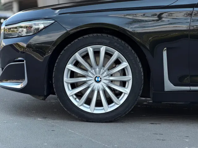 BMW 7 Series — Фото автомобиля 7