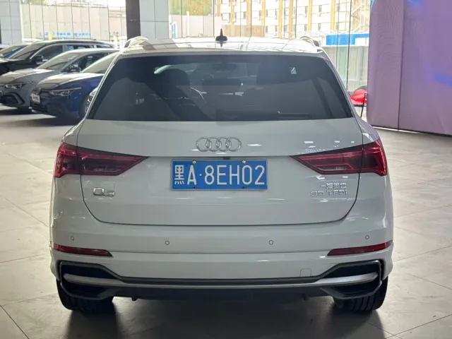 Audi Q3 — Фото автомобиля 3