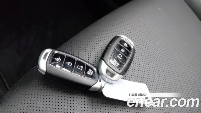 Hyundai Venue — Фото автомобиля 19