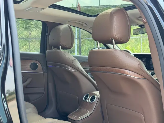 Mercedes-Benz E-Class — Фото автомобиля 13