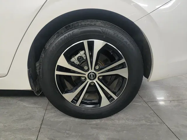 Nissan Sylphy — Фото автомобиля 15